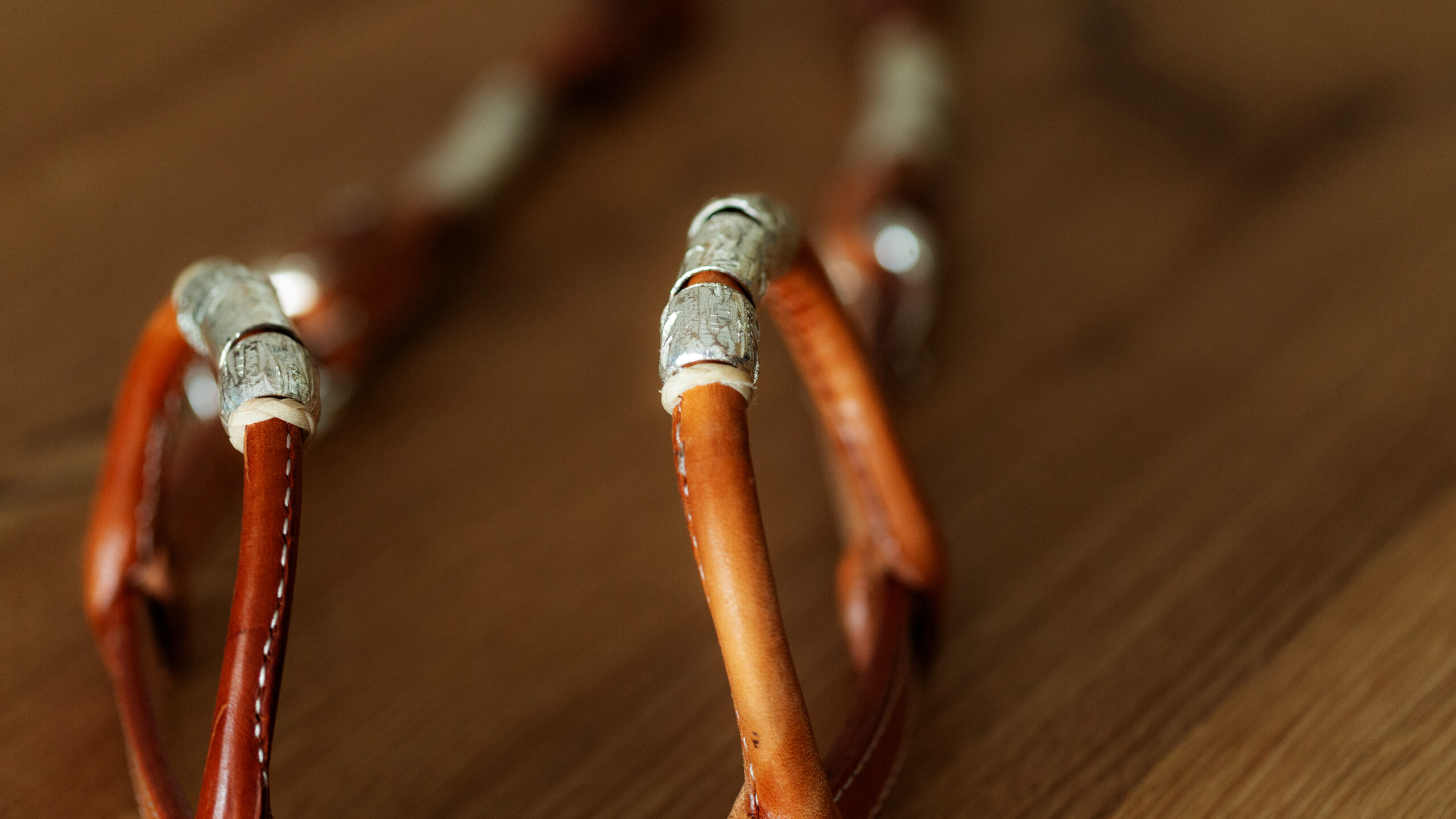 EE Tack Ks Herm. Oak Leather Silver Buckle & Roller Doppeleinohr – Bild 2