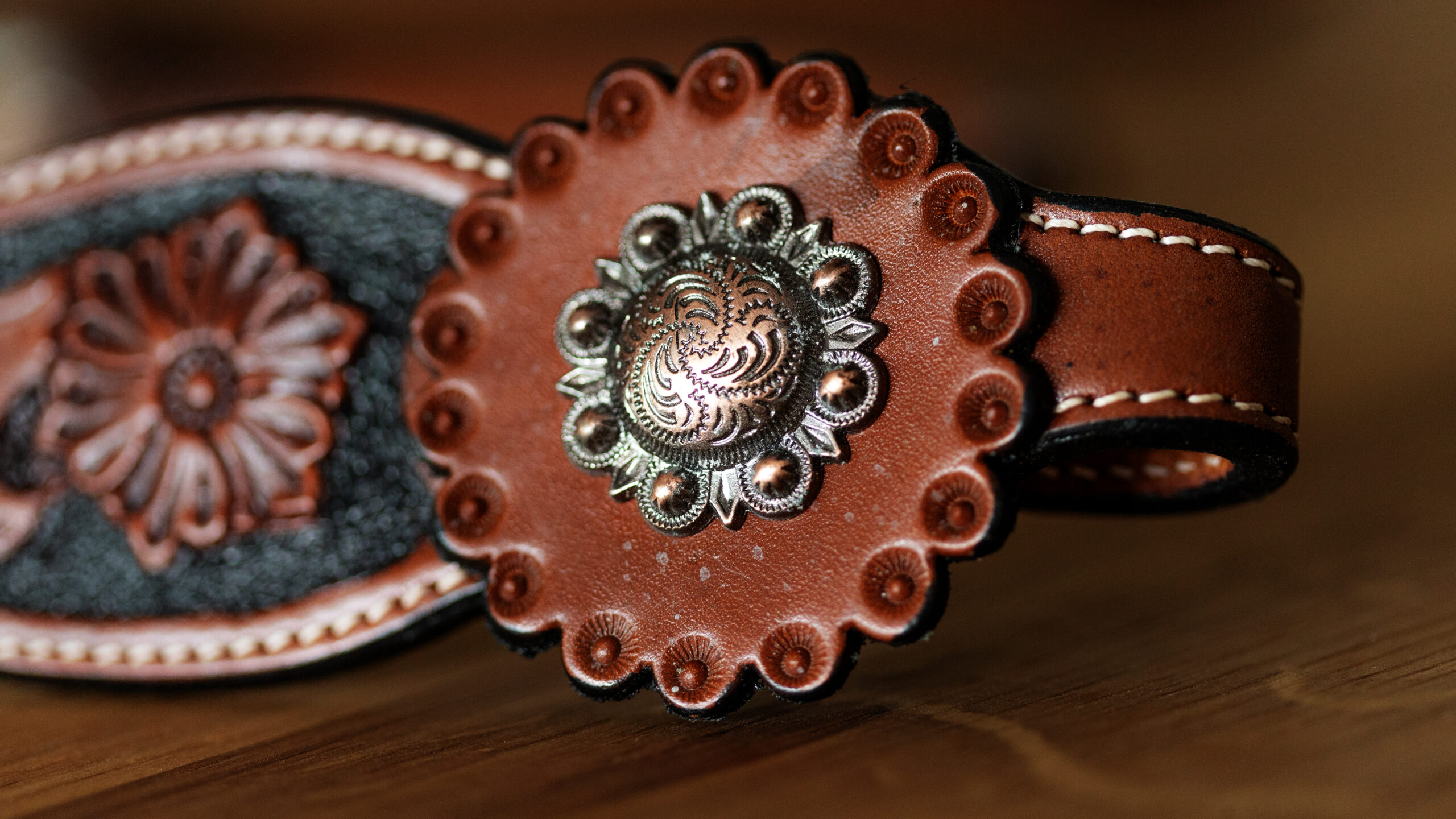 EE Tack Kopfstück Show Shaped Stirnband & Cheeks Two Tone Mittel – Bild 3