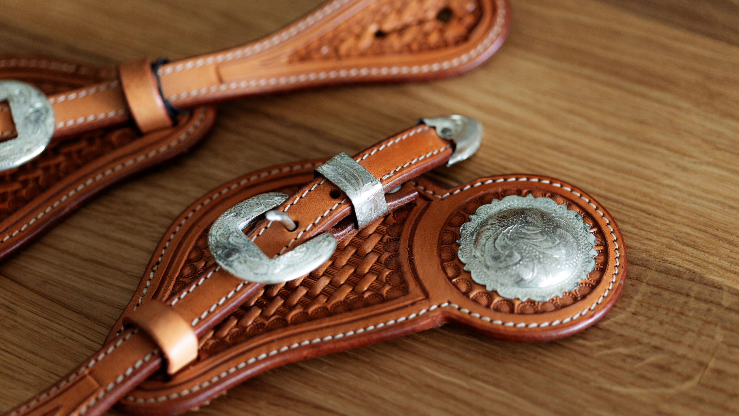 Sporenriemen Silver Buckle Set Großer Silver Concho US Leder – Bild 3