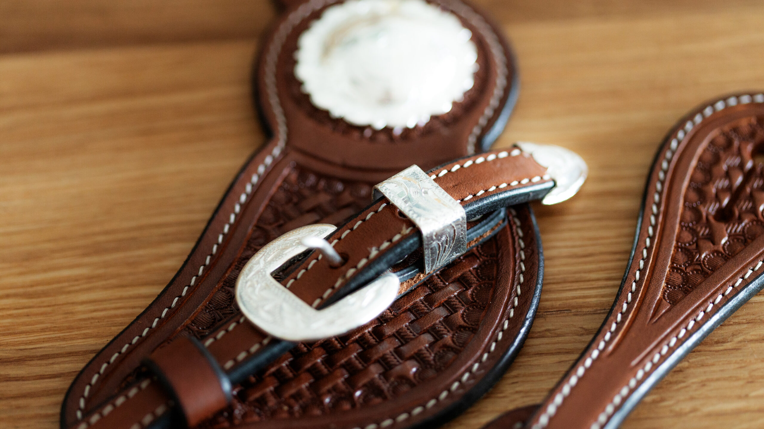 Sporenriemen Silver Buckle Set Großer Silver Concho US Leder – Bild 13