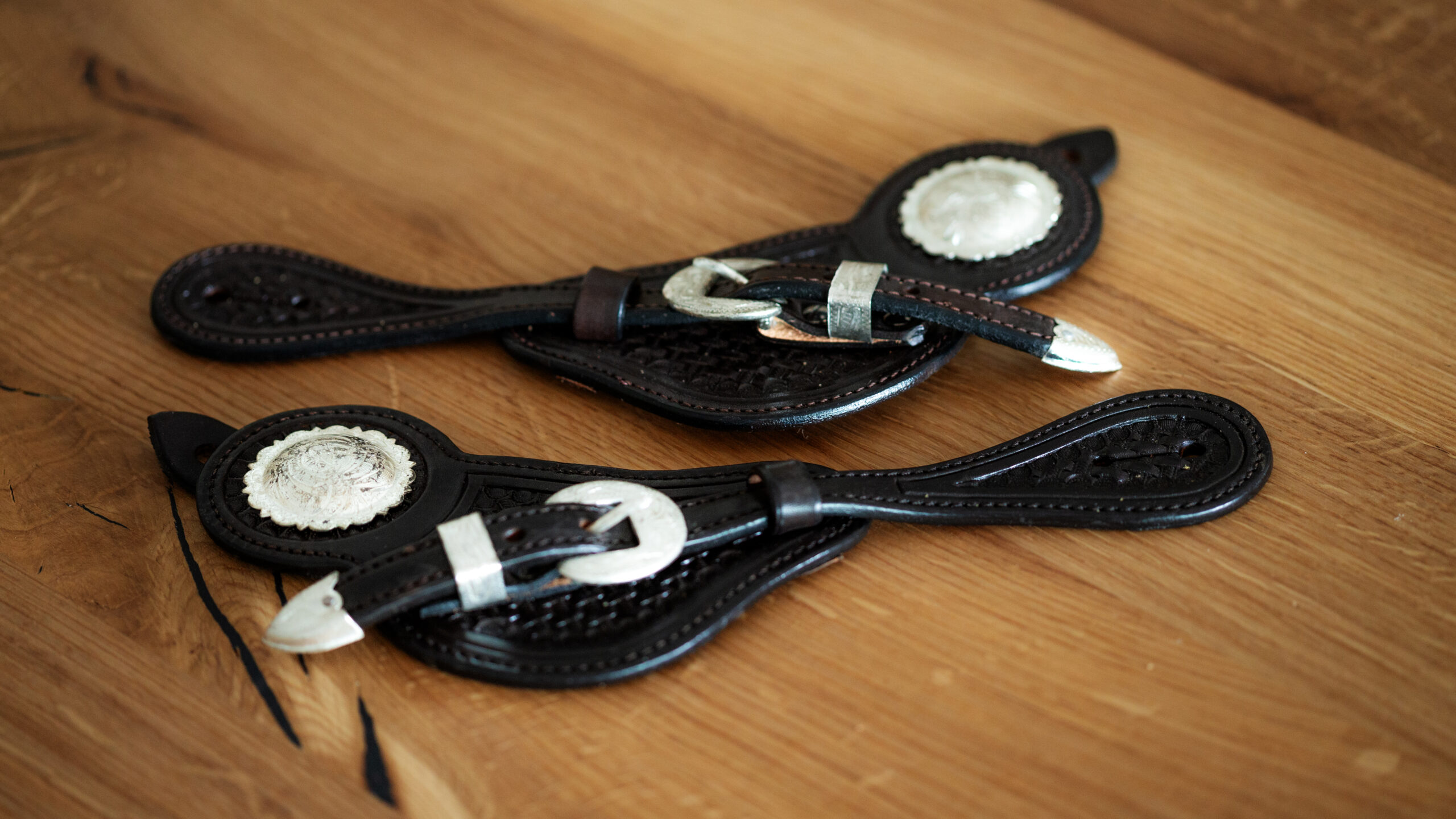 Sporenriemen Silver Buckle Set Großer Silver Concho US Leder – Bild 15