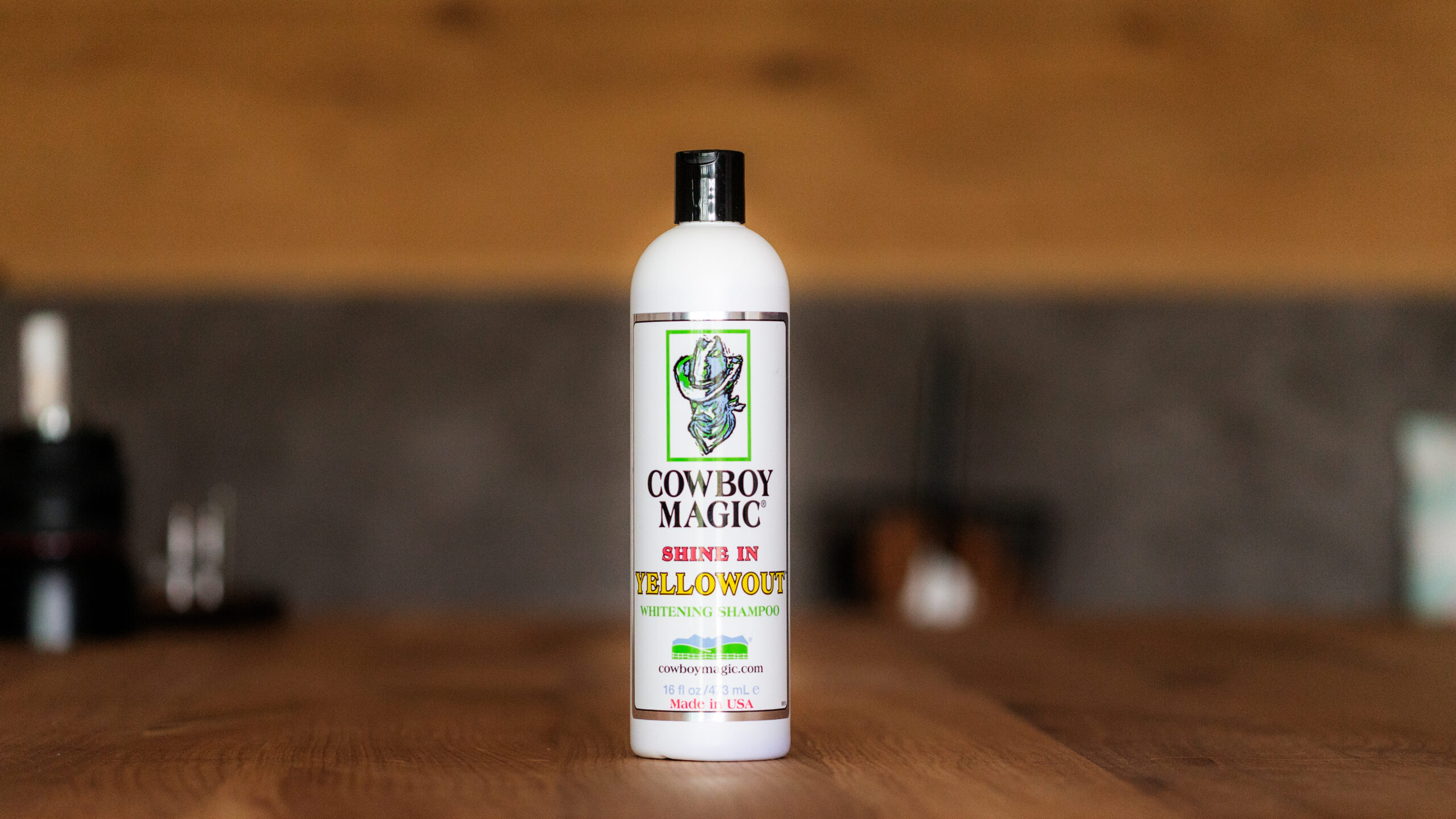 Cowboy Magic Shine In Yellow Out 473ml